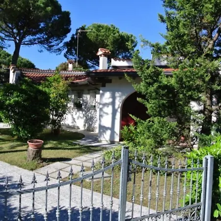 Charming With A Beautifully Equipped Patio Apartamento *