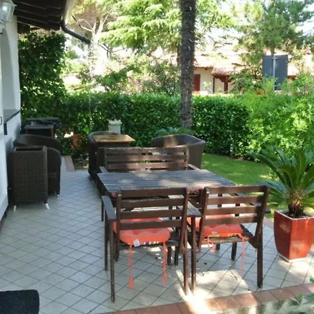 Charming With A Beautifully Equipped Patio *